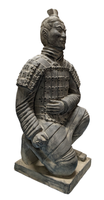 Estatua de arquero arrodillado negro de terracota 35 cm