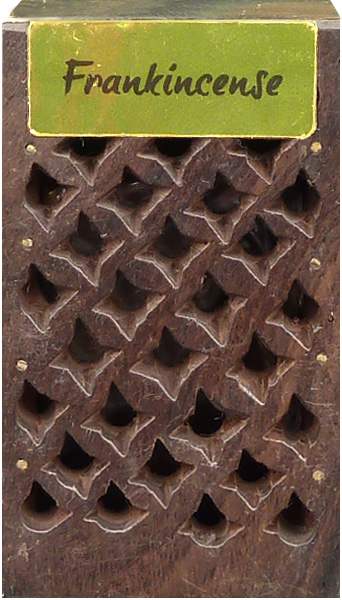 Caja de madera que contiene 5g de incienso X3