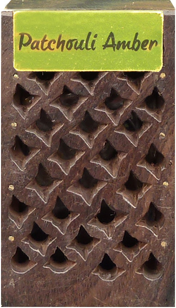 Caja de madera que contiene 5g de pachulí ámbar X3