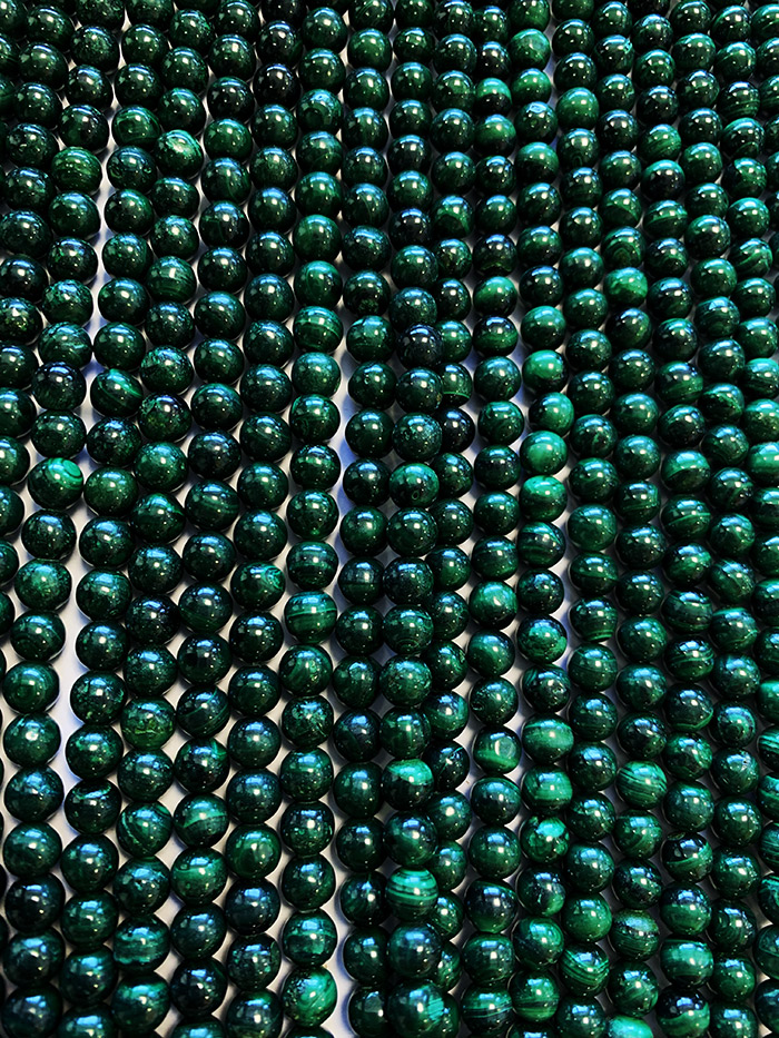 Perlas de malaquita de 6mm en hilo de 40cm