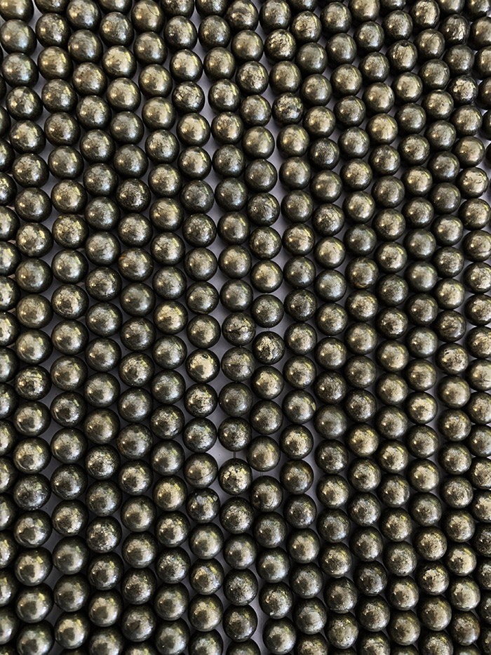 Perlas de Pirita A de 8mm en hilo de 40cm