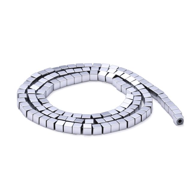 Cuentas espaciadoras cuadradas de hematita plateada (3 x 3 mm)