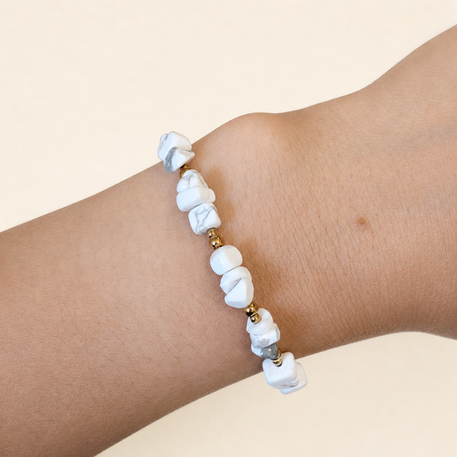 incienso en Pulsera Energía de Howlita A – Fragmentos de Piedra