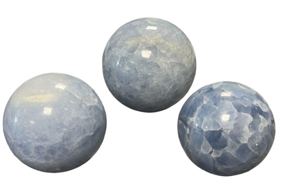 3 Esferas de Calcita Azul Pulida 1.666k