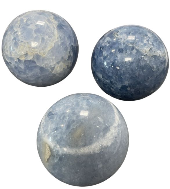 3 Esferas de Calcita Azul Pulida 1.741k