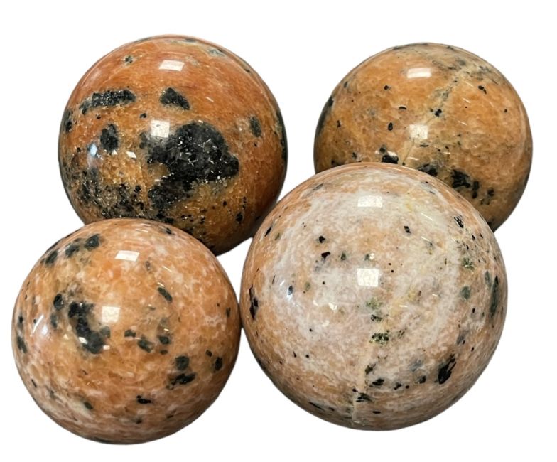 4 esferas de Calcita naranja pulida 1.852kg