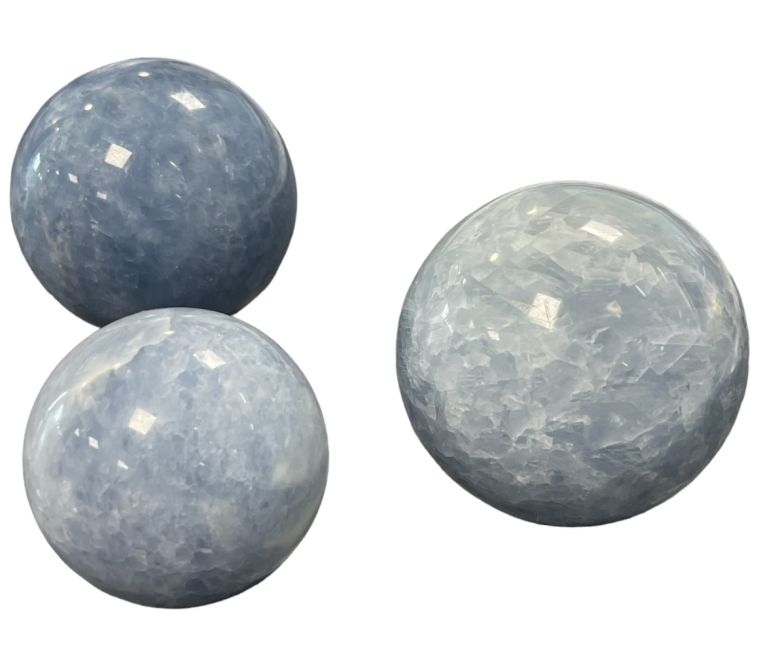 3 Esferas de Calcita Azul Pulida 1.853k