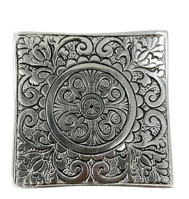Porta incienso de metal blanco Motivo Floreal 10cm