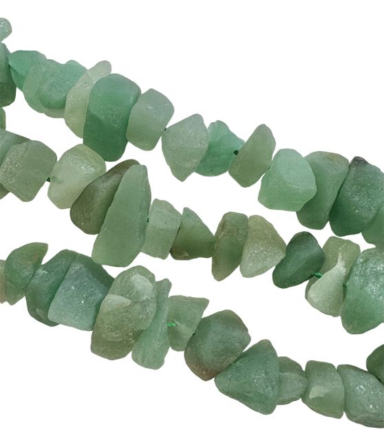 Piedras en bruto de aventurina verde A 13-20 mm en un hilo de 40 cm