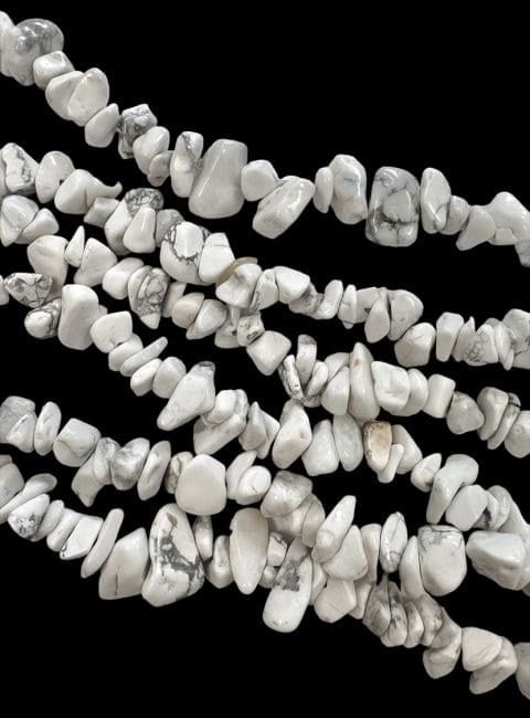 incienso en Chips de howlita A de 3-8 mm en hilo de 80 cm|es