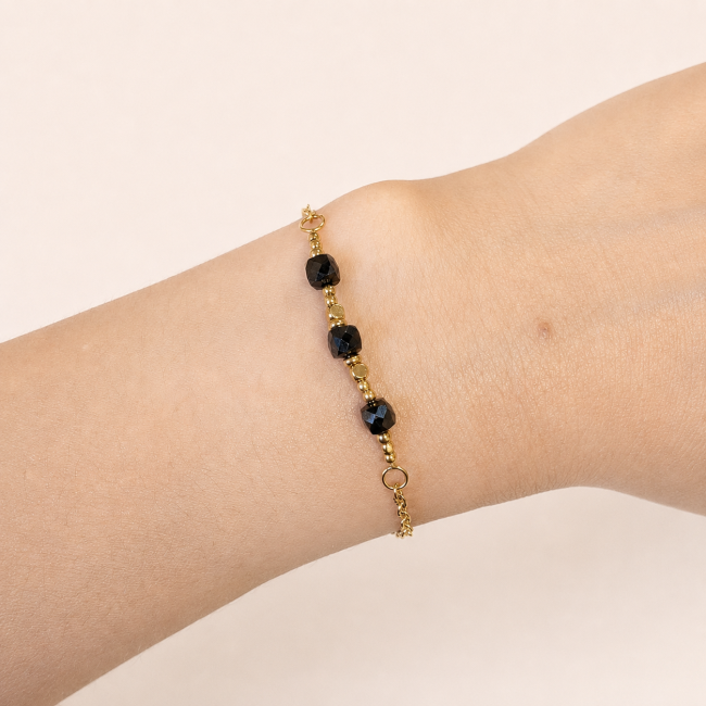 incienso en Pulsera de la Suerte de Turmalina Negra A – Cuentas Cuadradas Facetadas