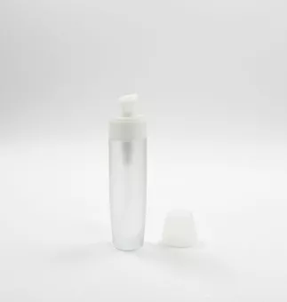 Botella de vidrio esmerilado con dosificador, 100 ml.
