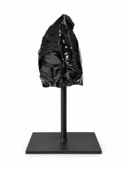 Rodonita A en Bruto sobre Soporte de Metal Negro 17-20 cm 700-1200 g