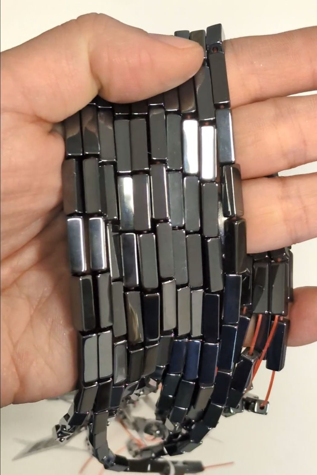 Cuentas espaciadoras rectangulares de hematita (3,7 × 12,4 mm)