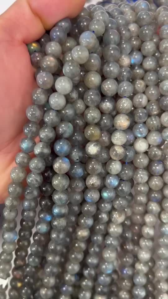 Perlas de labradorita AA+ de 8mm en hilo de 40cm.