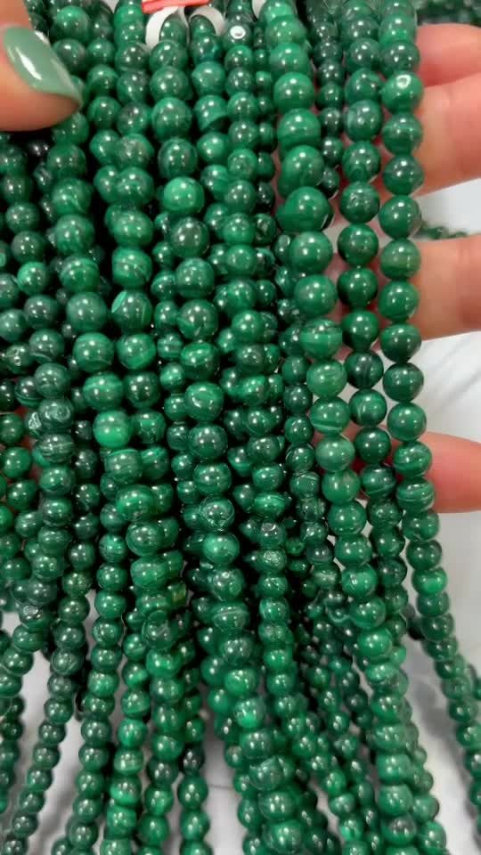 Perlas de malaquita A de 5-6mm en hilo de 40cm